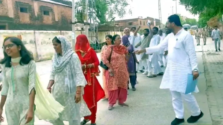 Rajasthan: वोटिंग से 5 मिनट पहले चुनाव रद्द, छुट्टी पर चले गए रिटर्निंग अधिकारी, कांग्रेस का आरोप, 'हार के डर से बीजेपी...' Hanumangarh Municipality elections