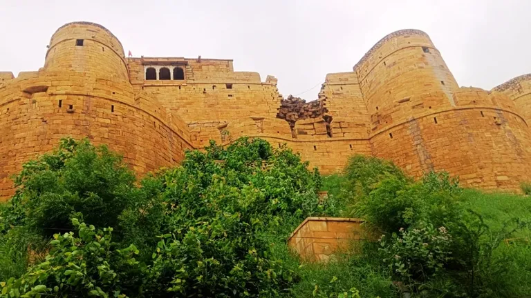 भारी बारिश से जैसलमेर के विश्व विख्यात किले को पहुंचा नुकसान, भरभराकर गिरी सोनार दुर्ग की दीवार sonar fort