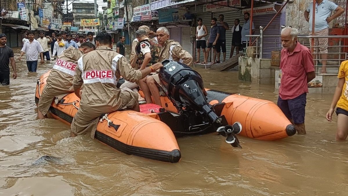 Rajasthan Weather update: जयपुर, टोंक के लिए IMD का RED अलर्ट! करौली में बारिश ने मचाई तबाही तस्वीर: राजस्थान तक.