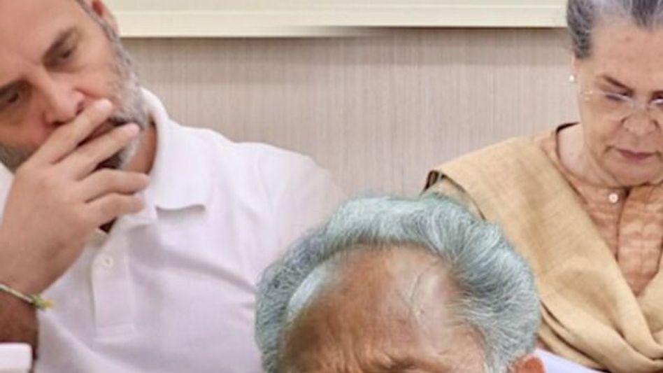 65-70 नामों पर सहमति,30 सीटों पर फंसा पेंच,नए नामों को मौका न देने पर राहुल का गुस्सा! Video Thumbnail