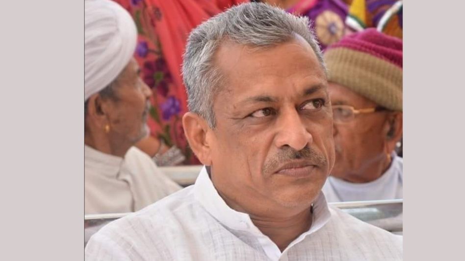 Viral Video: जयपुर एयरपोर्ट पर सुरक्षाकर्मियों से बुरी तरह उलझ गए भजनलाल सरकार के मिनिस्टर! बोले 'हम सब मंत्री है...'  Video Thumbnail