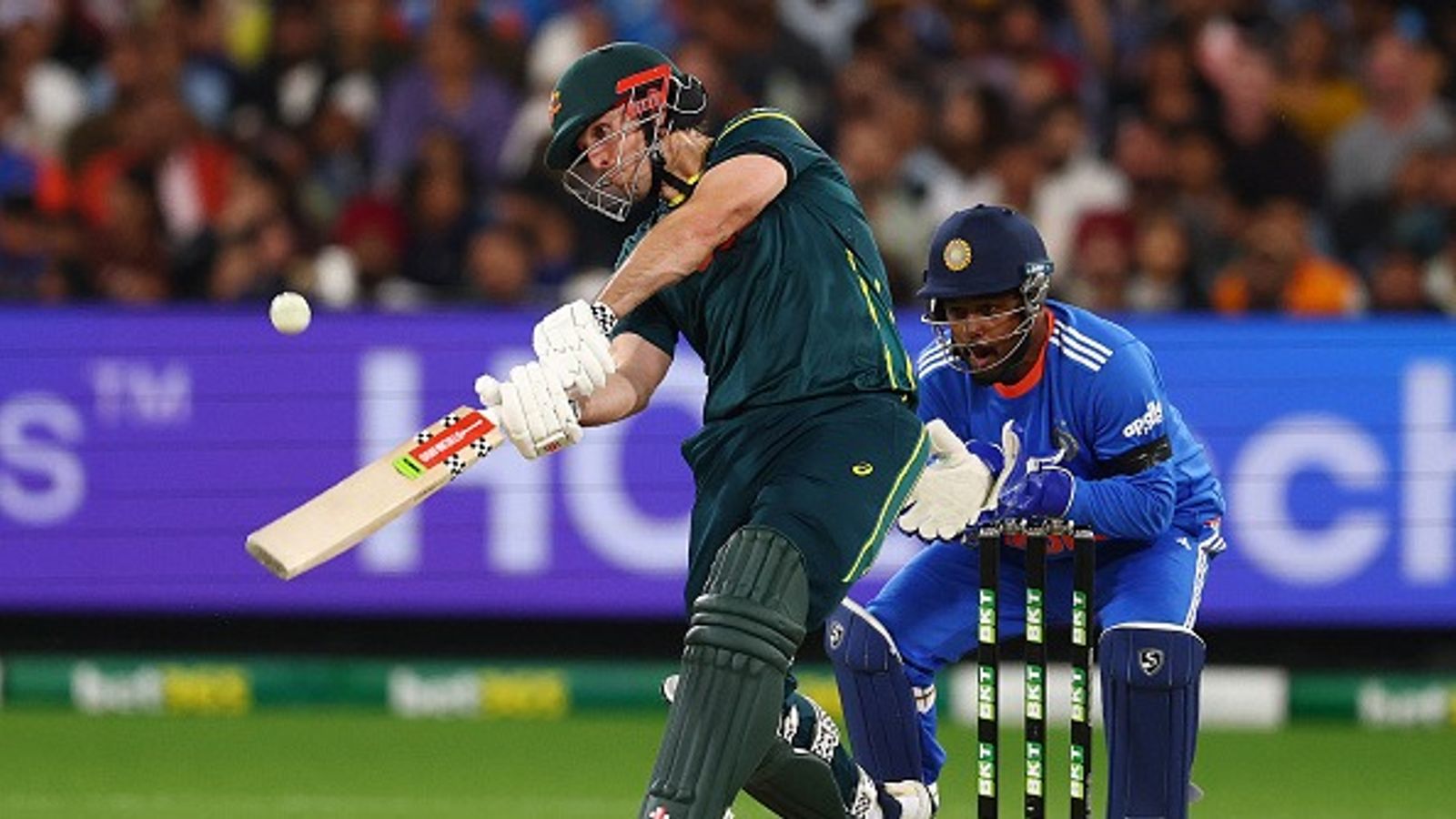 IND vs AUS Live Score 2nd T20I: वरुण चक्रवर्ती ने किए दो शिकार, ऑस्ट्रेलिया का गिरा तीसरा विकेट  IND vs AUS Live Score 2nd T20I: वरुण चक्रवर्ती ने किए दो शिकार, ऑस्ट्रेलिया का गिरा तीसरा विकेट