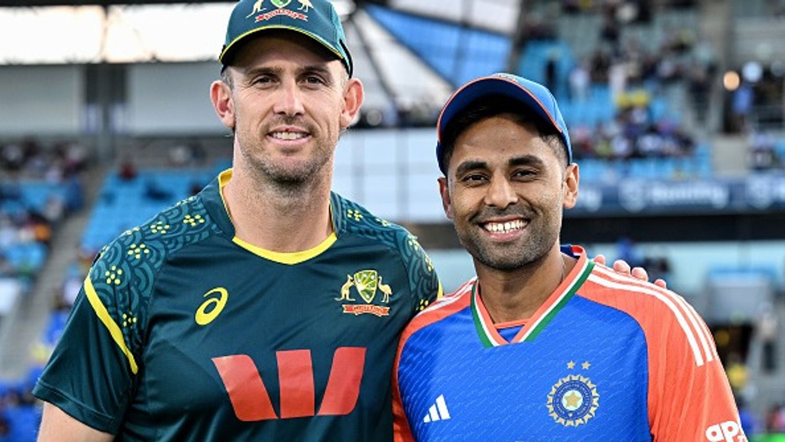 IND vs AUS, 4th T20I LIVE: सीरीज में बढ़त हासिल करने उतरेगी टीम इंडिया, जानें कितने बजे शुरू होगा मैच IND vs AUS, 4th T20I LIVE: सीरीज में बढ़त हासिल करने उतरेगी टीम इंडिया, जानें कितने बजे शुरू होगा मैच