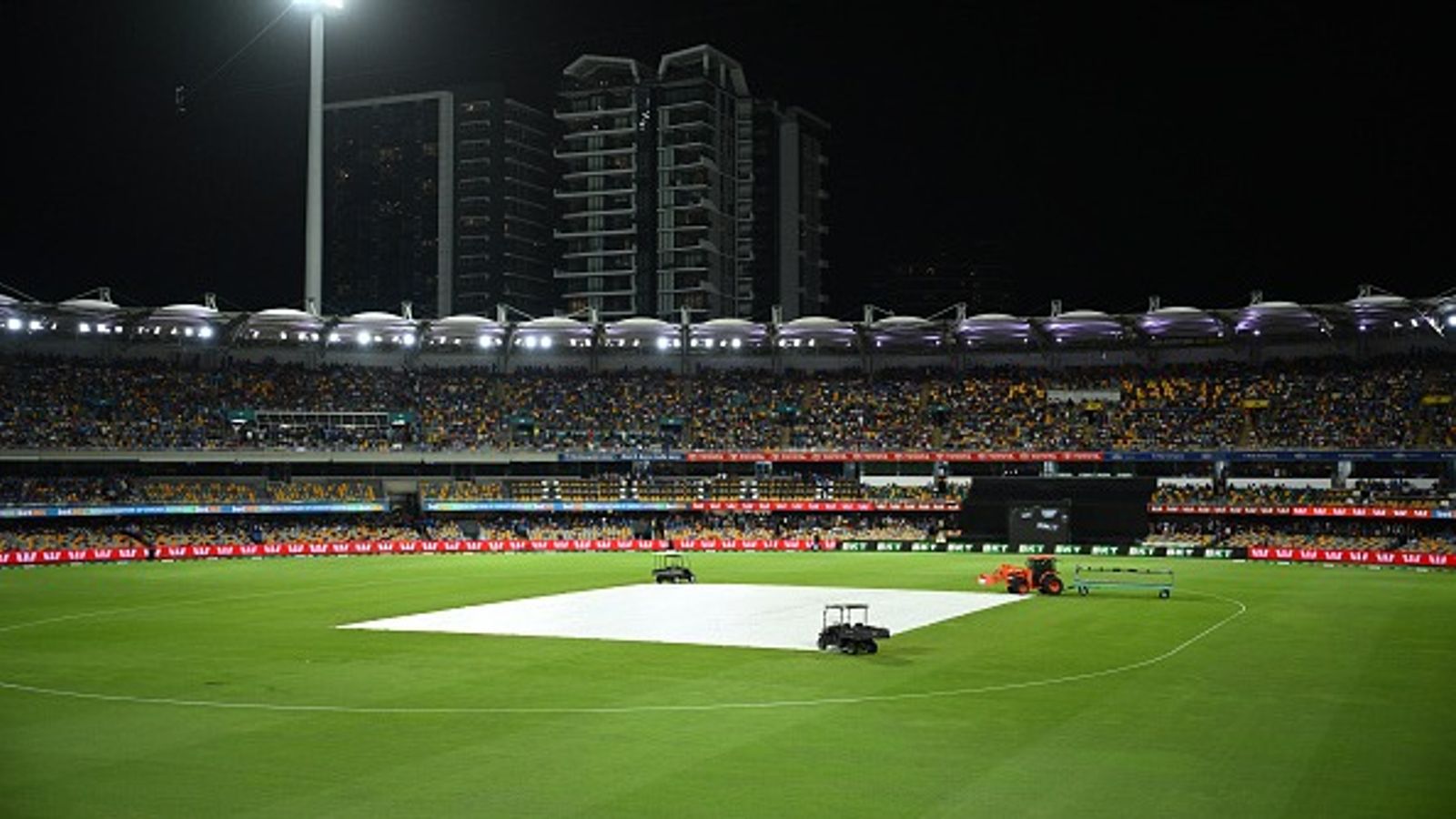 IND vs AUS, 5th T20I, Live: IND vs AUS: बारिश ने रोका मैच, मैदान से बाहर गए खिलाड़ी, भारत का 4.5 ओवर में स्कोर 52/0 IND vs AUS, 5th T20I, Live: IND vs AUS: बारिश ने रोका मैच, मैदान से बाहर गए खिलाड़ी, भारत का 4.5 ओवर में स्कोर 52/0