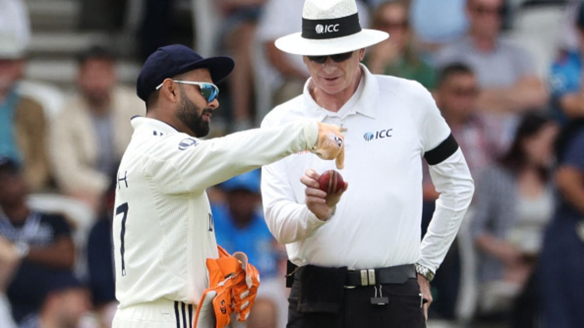 ball change in cricket