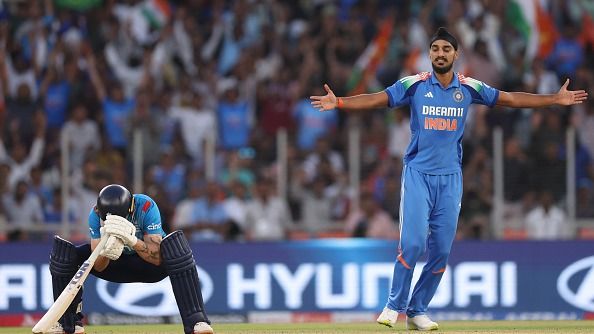 phil-salt-oshows-his-frustration-after-being-dismissed-by-arshdeep-singh-152341577-16x9.jpg