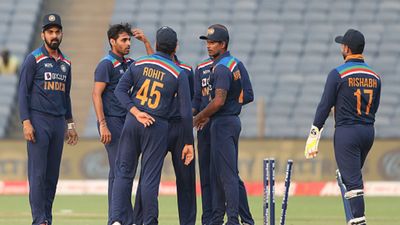 टीम इंडिया के लिए बुरी खबर, टी20 वर्ल्ड कप से ठीक पहले चोटिल हुआ ये धाकड़ गेंदबाज SportsTak Hindi