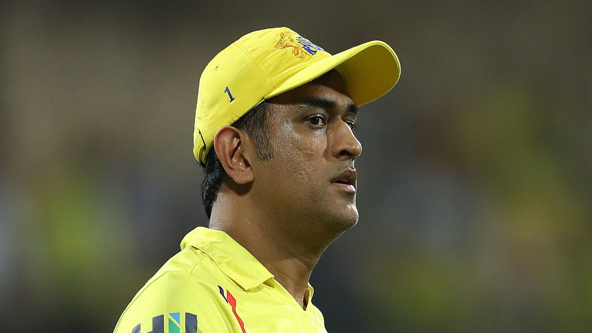 CSK vs KKR: तार में 'उलझे' एमएस धोनी, 'आउट' होने के बाद भी खेलता रहा बल्‍लेबाज