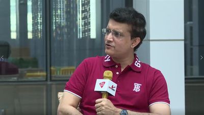 रवि शास्त्री और धोनी की पावर एक सी होंगी? इस सवाल पर बोले गांगुली- एमएस जानते हैं उन्हें कहां रुकना है SportsTak Hindi