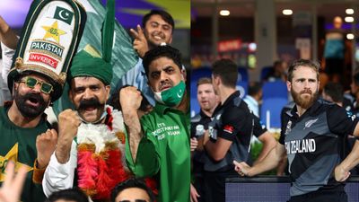 हार के बाद मैदान से बाहर जा रहे थे न्यूजीलैंड के खिलाड़ी, पाकिस्तानी फैंस चिल्लाने लगे 'सिक्योरिटी- सिक्योरिटी', ये है पूरा मामला SportsTak Hindi