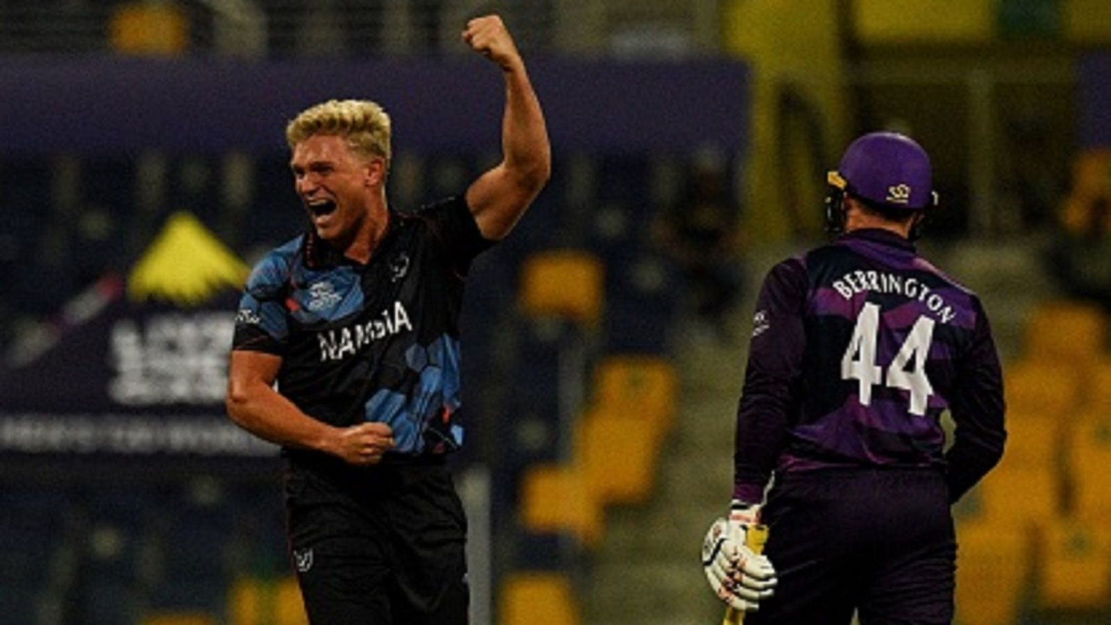 T20 World Cup: विराट को वॉर्निंग देने वाली टीम के छूटे पसीने, लगातार दूसरी हार से पड़ा पाला T20 World Cup: विराट को वॉर्निंग देने वाली टीम के छूटे पसीने, लगातार दूसरी हार से पड़ा पाला