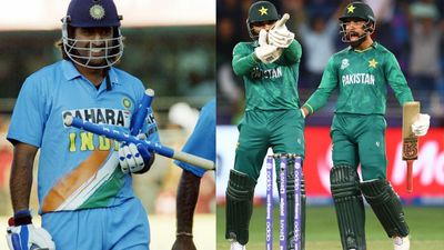 4 छ्क्के मारने वाले आसिफ अली ने अंत में किया ऐसा, भारतीय फैंस को आई साल 2005 वाले धोनी की याद SportsTak Hindi