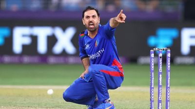 पत्रकार के सवाल पर भड़क गया अफगान टीम का कप्तान, मिला ऐसा जवाब, हो गई बोलती बंद SportsTak Hindi