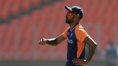 Ind vs Nz: हार्दिक कर सकते हैं गेंदबाजी, कप्तान कोहली ने दिया बड़ा संकेत SportsTak Hindi