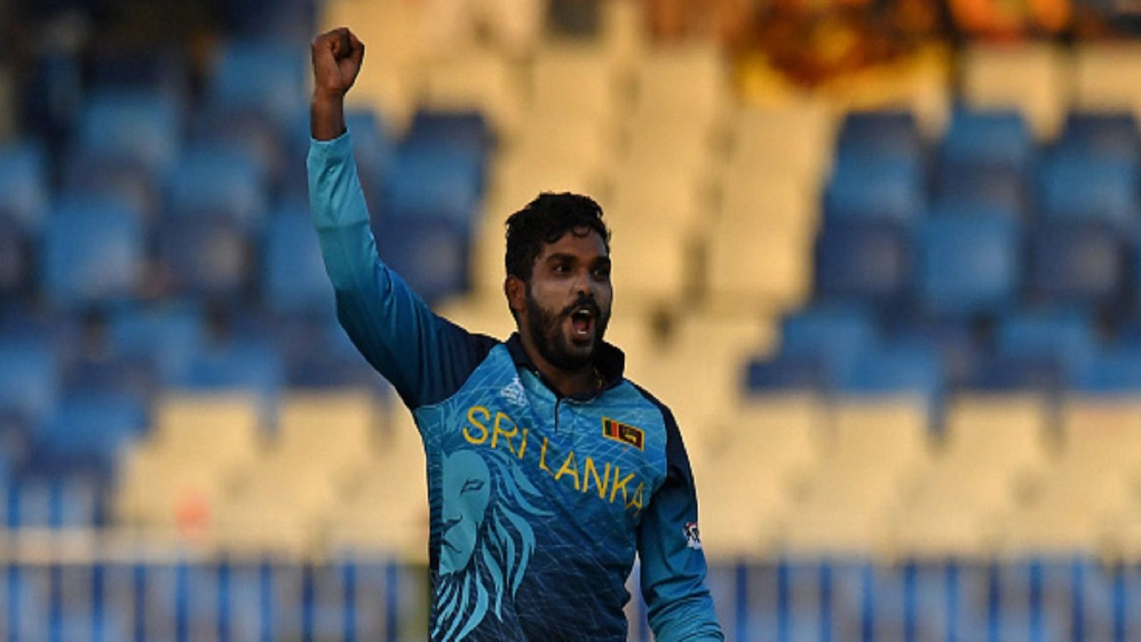 SL vs SA : हसरंगा ने अपनी जादुई फिरकी से 'हैट्रिक' लेकर रच डाला इतिहास  SL vs SA : हसरंगा ने अपनी जादुई फिरकी से 'हैट्रिक' लेकर रच डाला इतिहास