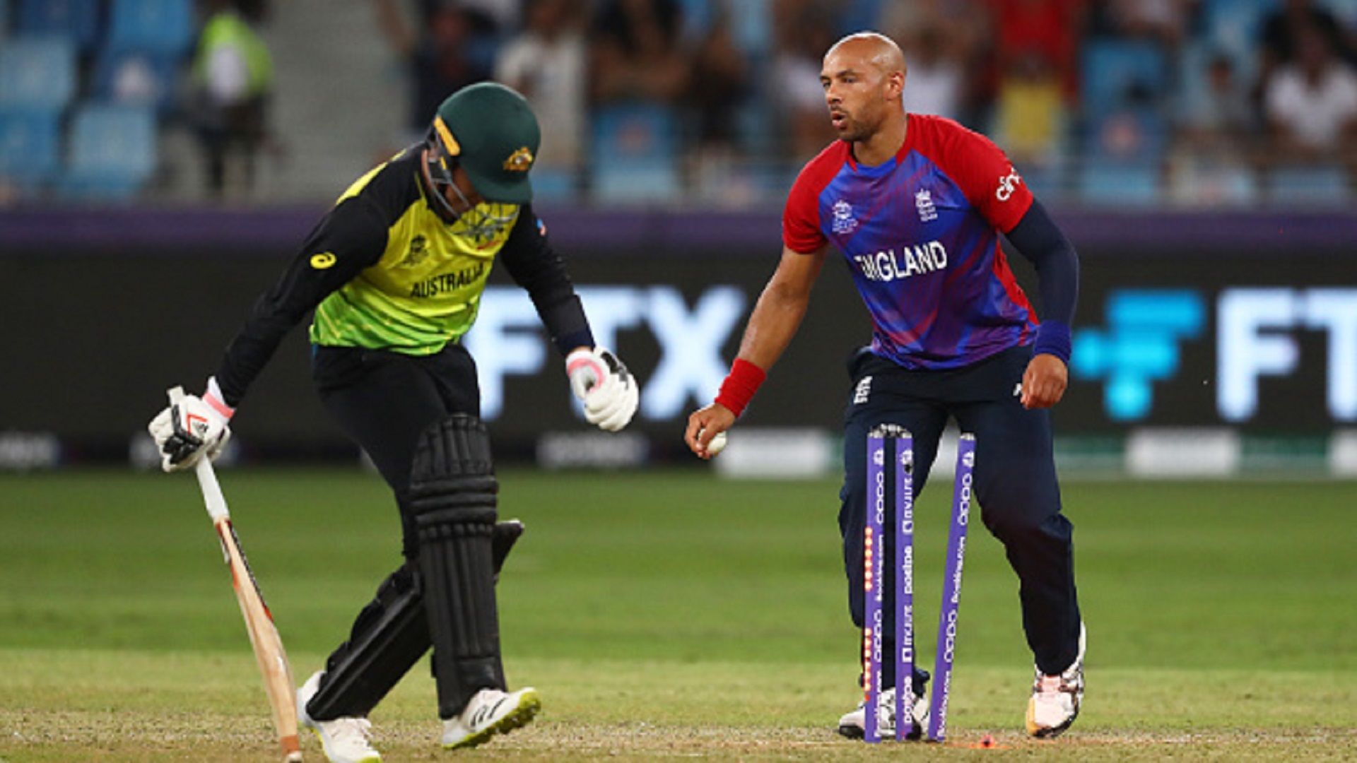 Aus vs Eng : 37 गेंदों में गिरे चार विकेट, ऑस्ट्रेलिया के नाम टी20 विश्व कप में जुड़ा ये कलंक 