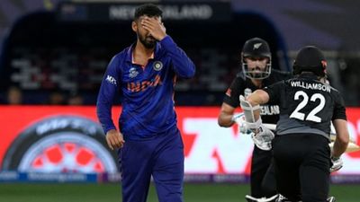 कोहली हैं बुर्ज खलीफा, सूर्यकुमार म्यूजियम ऑफ फ्यूचर! वरुण चक्रवर्ती ने क्यों कहा ऐसा? SportsTak Hindi