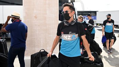 न्यूजीलैंड के इस गेंदबाज के रिकॉर्ड के आगे बौने नजर आते हैं ऑस्ट्रेलियाई बल्लेबाज, दुबई में जमा चुका है धाक SportsTak Hindi