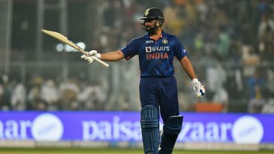 रोहित शर्मा ने बनाया 50 और 150 छक्कों का अनूठा रिकॉर्ड, इस लिस्ट में गेल कहीं नहीं SportsTak Hindi