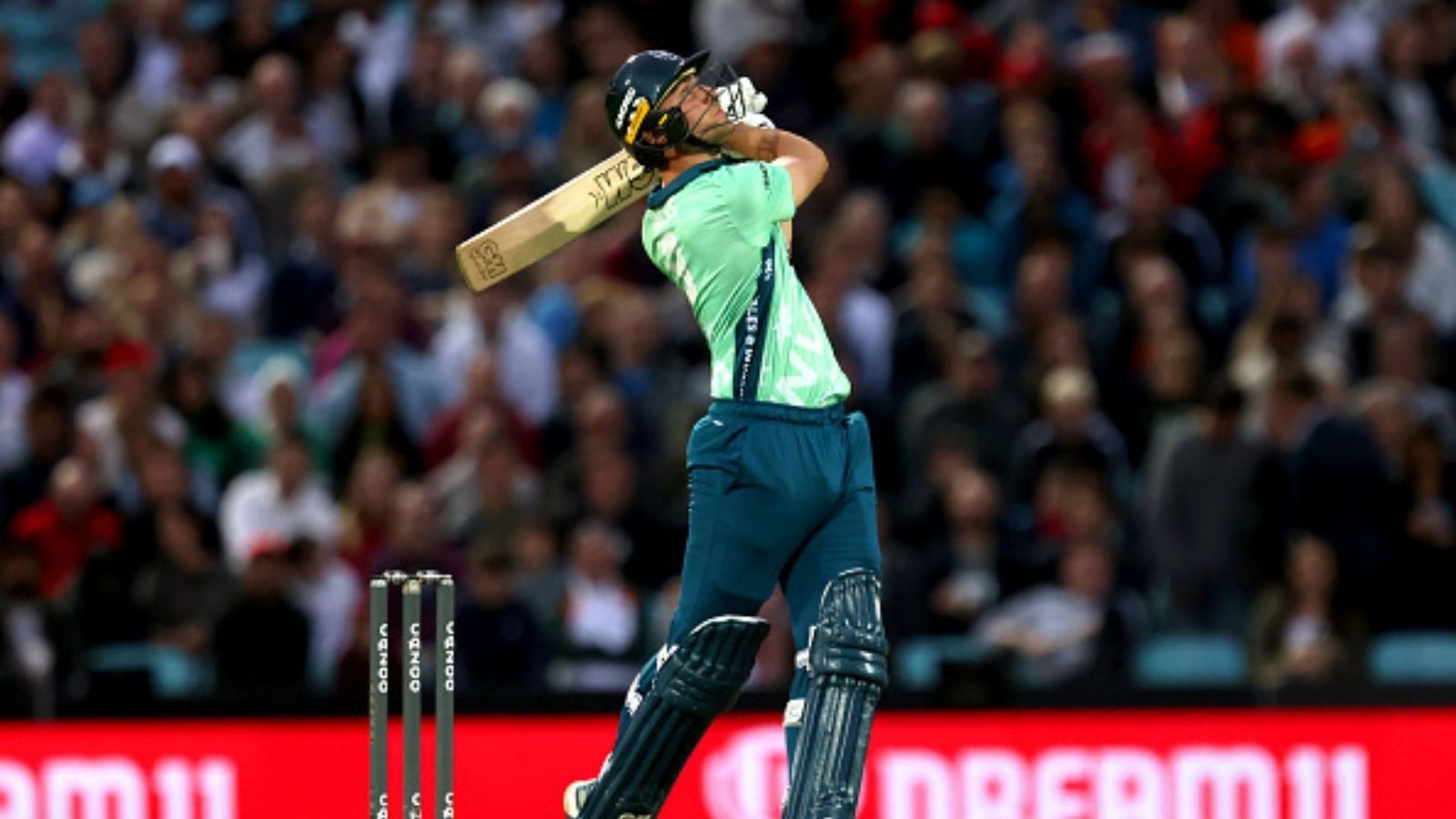 252 के स्ट्राइक रेट से इस बल्लेबाज ने जड़े छक्के और चौके, '8 गेंदों में 42' रन मारने वाले गेल नहीं दिला पाए टीम को जीत 252 के स्ट्राइक रेट से इस बल्लेबाज ने जड़े छक्के और चौके, '8 गेंदों में 42' रन मारने वाले गेल नहीं दिला पाए टीम को जीत