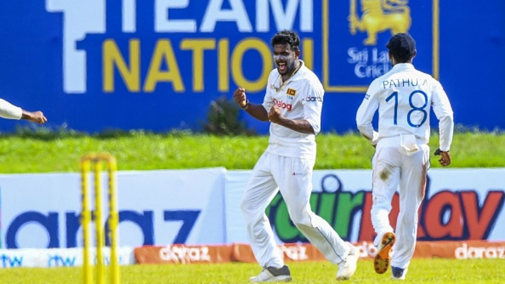 SL vs WI: अपने चौथे टेस्ट में श्रीलंका के इस स्पिनर ने वेस्टइंडीज खेमे में मचाया हड़कंप, चटका डाले इतने विकेट