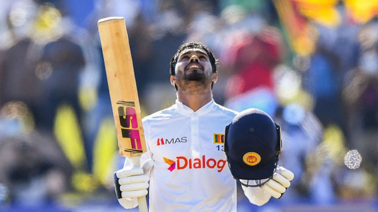 धनंजय डी सिल्वा का वेस्टइंडीज के गेंदबाजों के खिलाफ हल्ला बोल, 8वां शतक जड़ टीम को दिलाई 279 रनों की लीड धनंजय डी सिल्वा का वेस्टइंडीज के गेंदबाजों के खिलाफ हल्ला बोल, 8वां शतक जड़ टीम को दिलाई 279 रनों की लीड