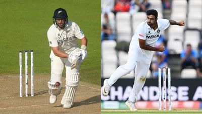 इतिहास बनाने से सिर्फ 5 कदम दूर टीम इंडिया, न्यूजीलैंड को जीत के लिए चाहिए 400 रन SportsTak Hindi