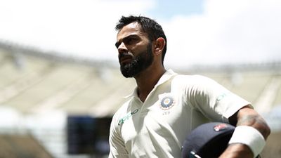 2 साल से शतक को तरस रहे कोहली, सवाल पूछा गया तो बोले-ये एक जंग है और मैं... SportsTak Hindi