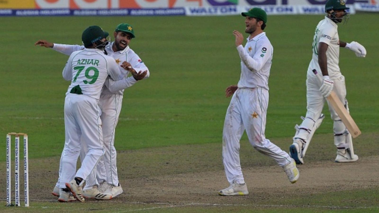 190 मैचों में बाबर आजम के पहले विकेट से निकली जीत, रोमांचक मैच में पाकिस्तान ने बांग्लादेश को दी मात 190 मैचों में बाबर आजम के पहले विकेट से निकली जीत, रोमांचक मैच में पाकिस्तान ने बांग्लादेश को दी मात