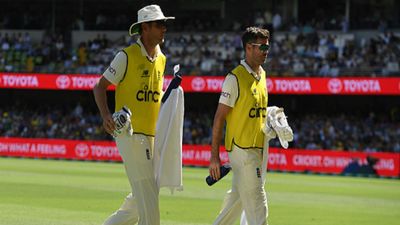 15 साल से बने हुए हैं एक-दूसरे की परछाई, 1000 से ज्यादा विकेट लेकर भी पानी पिलाने की आई नौबत SportsTak Hindi