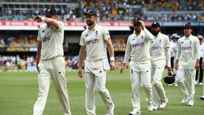 हार के बाद ICC ने इंग्लैंड पर ठोका जुर्माना, मैच फीस सहित WTC के पांच अंक भी गंवाए SportsTak Hindi