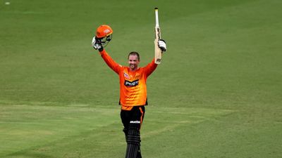 '14 गेंदों में 68 रन जड़कर' तोड़ा 7 साल का पुराना रिकॉर्ड, मात्र 12 रन के भीतर ही 6 बल्लेबाज लौटे पवेलियन SportsTak Hindi