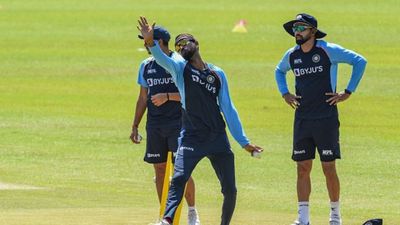 पांड्या ब्रदर्स का खेल खत्म, पहले IPL टीम ने किया बाहर, अब बल्ला नहीं दे रहा साथ SportsTak Hindi