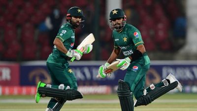 रिजवान के छक्के- चौकों से उड़ा वेस्टइंडीज, क्लीन स्वीप कर सबसे बड़े सफल रन चेज पर पाकिस्तान की मुहर SportsTak Hindi