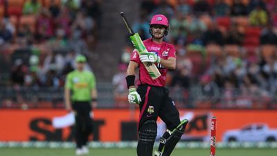 सिक्सर्स के बल्लेबाज ने की छक्कों की बरसात, RCB के खिलाड़ी ने भी दिया साथ, थंडर को मिली हार SportsTak Hindi