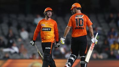 मार्श- मुनरो की जोड़ी ने की रेनेगेड्स के गेंदबाजों की धुनाई, 19 गेंद रहते ही स्कॉर्चर्स को दिला दी जीत SportsTak Hindi