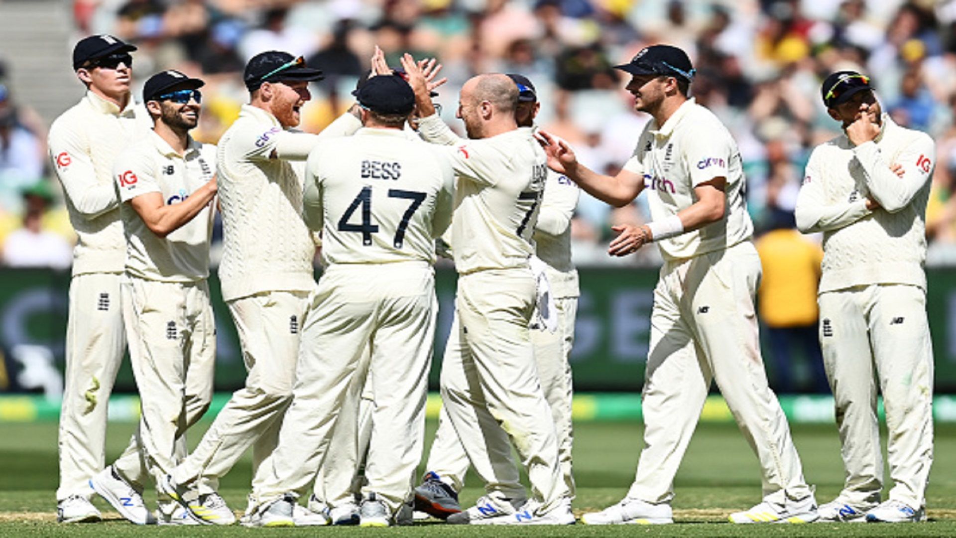 Ashes : बॉक्सिंग डे टेस्ट पर गिरी कोरोना की गाज, इंग्लैंड के 4 सदस्य निकले कोरोना पॉजिटिव 