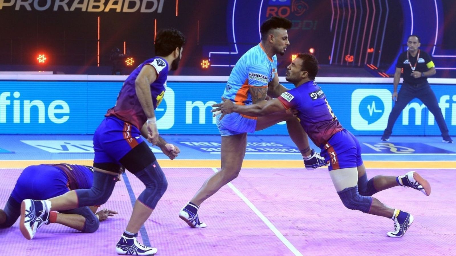 पीकेएल-8: दिल्ली ने बंगाल से लिया बदला, नवीन एक्सप्रेस ने दिया अब तक का सबसे बेस्ट परफॉर्मेंस पीकेएल-8: दिल्ली ने बंगाल से लिया बदला, नवीन एक्सप्रेस ने दिया अब तक का सबसे बेस्ट परफॉर्मेंस