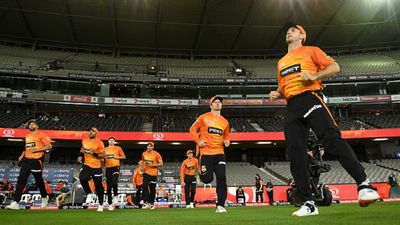 बिग बैश लीग पर गिरी कोरोना की गाज, मेलबर्न और पर्थ के बीच मैच हुआ स्थगित SportsTak Hindi