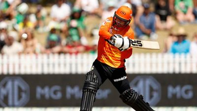 मैक्सवेल की टीम पर भारी पड़ा न्यूजीलैंड का ये धाकड़ बल्लेबाज, 200 की स्ट्राइक रेट से बरपाया कहर, जड़े 4 छक्के SportsTak Hindi