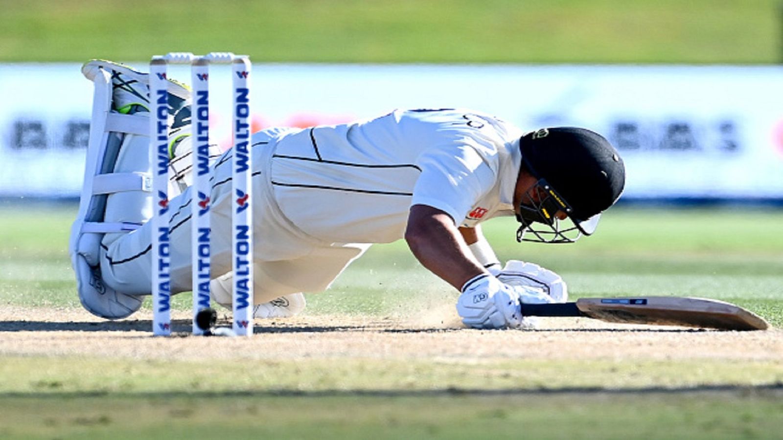 NZ vs BAN: न्यूजीलैंड में बांग्लादेश की ऐतिहासिक टेस्ट जीत के बीच में अड़े रोस टेलर, पांचवें दिन चरम पर होगा रोमांच NZ vs BAN: न्यूजीलैंड में बांग्लादेश की ऐतिहासिक टेस्ट जीत के बीच में अड़े रोस टेलर, पांचवें दिन चरम पर होगा रोमांच