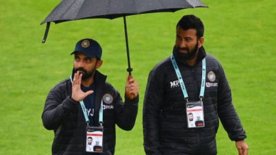 भारतीय विकेटकीपर का पुजारा-रहाणे पर हमला, कहा- द्रविड़ की जगह ली थी अब जाना होगा टीम से बाहर SportsTak Hindi