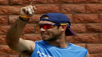 मैच खेलने के ठीक बाद ग्लेन मैक्सवेल को हुआ कोरोना, खतरे में पूरी टीम SportsTak Hindi