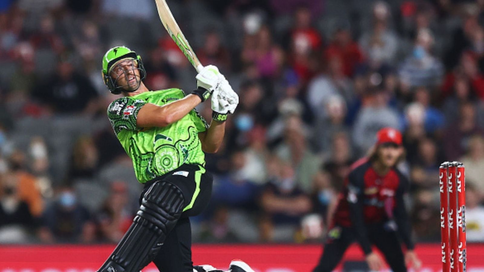 चौथे नंबर पर उतरकर सिडनी के बल्लेबाज ने मचाया कोहराम, सिर्फ चौके- छक्कों से बना डाले 76 रन चौथे नंबर पर उतरकर सिडनी के बल्लेबाज ने मचाया कोहराम, सिर्फ चौके- छक्कों से बना डाले 76 रन