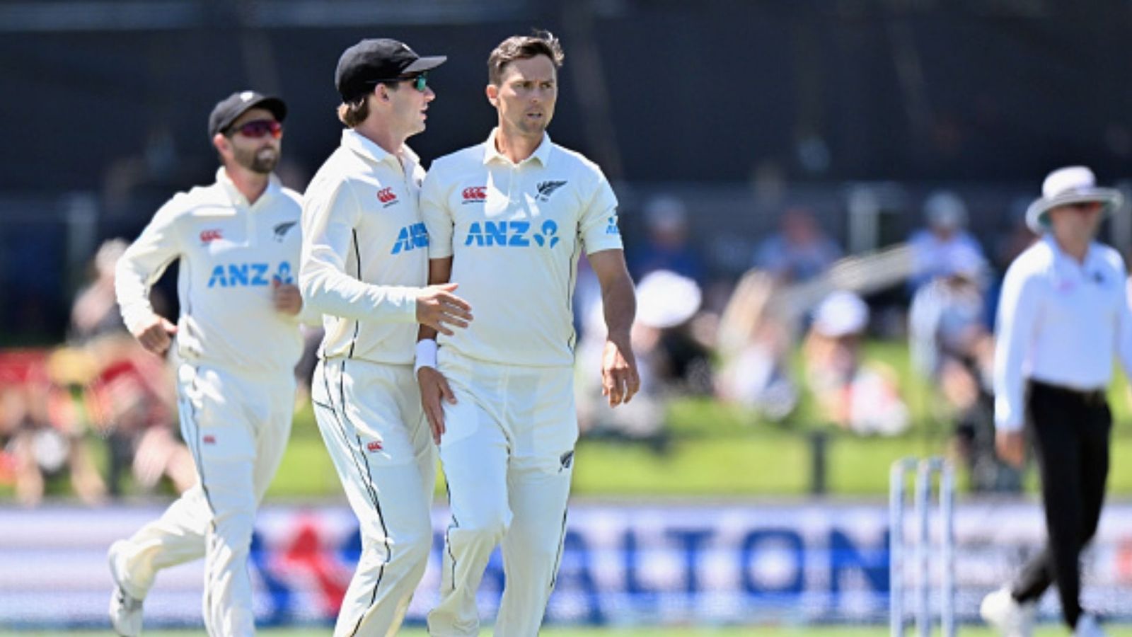 ट्रेंट बोल्ट ने बांग्लादेशी बल्लेबाजों को पिलाया पानी, टेस्ट क्रिकेट में 300 विकेट पूरे कर वसीम अकरम के क्लब में हुए शामिल ट्रेंट बोल्ट ने बांग्लादेशी बल्लेबाजों को पिलाया पानी, टेस्ट क्रिकेट में 300 विकेट पूरे कर वसीम अकरम के क्लब में हुए शामिल