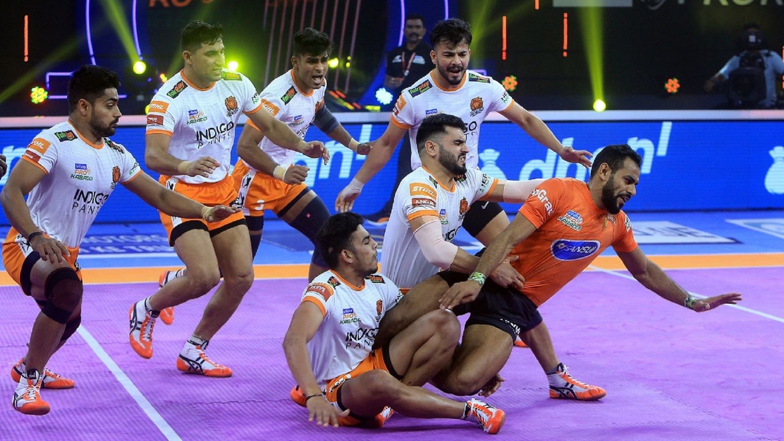 PKL-8 : महाराष्ट्र डर्बी में पल्टन ने मुम्बा को 19 अंक से हराया PKL-8 : महाराष्ट्र डर्बी में पल्टन ने मुम्बा को 19 अंक से हराया