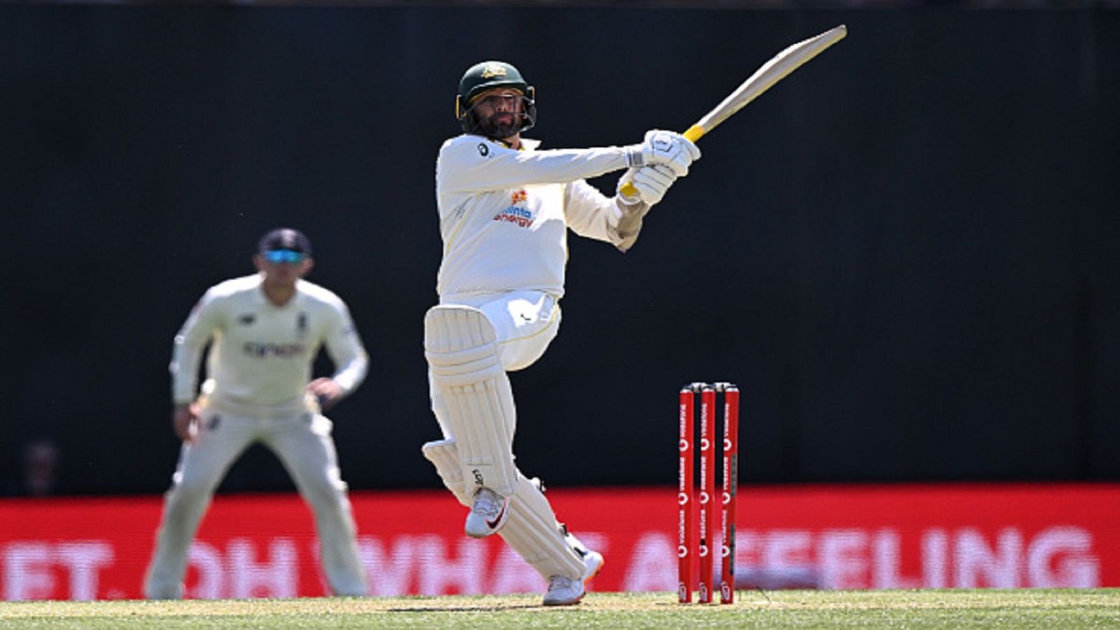 415 विकेट लेने वाले लियोन ने बल्लेबाजी में किया ऐसा कमाल की स्मिथ और वॉर्नर जैसे बल्लेबाज भी हुए नतमस्तक! 415 विकेट लेने वाले लियोन ने बल्लेबाजी में किया ऐसा कमाल की स्मिथ और वॉर्नर जैसे बल्लेबाज भी हुए नतमस्तक!