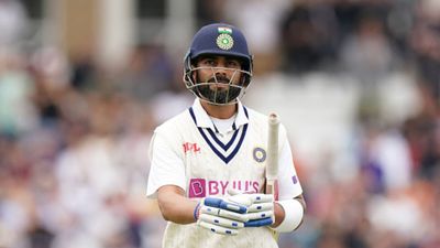 बड़ी खबर: साउथ अफ्रीका में शर्मनाक हार के बाद विराट कोहली ने छोड़ी टेस्ट की कप्तानी SportsTak Hindi