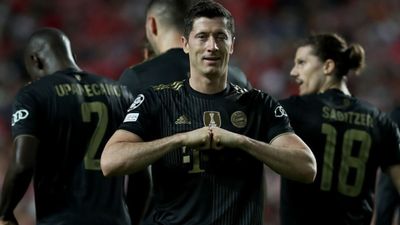 लियोनल मेसी को पछाड़कर रॉबर्ट लेवांडोव्स्की ने जीता फीफा सर्वश्रेष्ठ खिलाड़ी 2021 अवॉर्ड, महिलाओं में एलेक्सिया पुटेलस ने मारी बाजी SportsTak Hindi