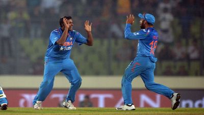 विराट ने जिसे चार साल तक किया नजरअंदाज, टीम इंडिया के उस धुरंधर को केएल राहुल ने मैदान पर उतारा SportsTak Hindi